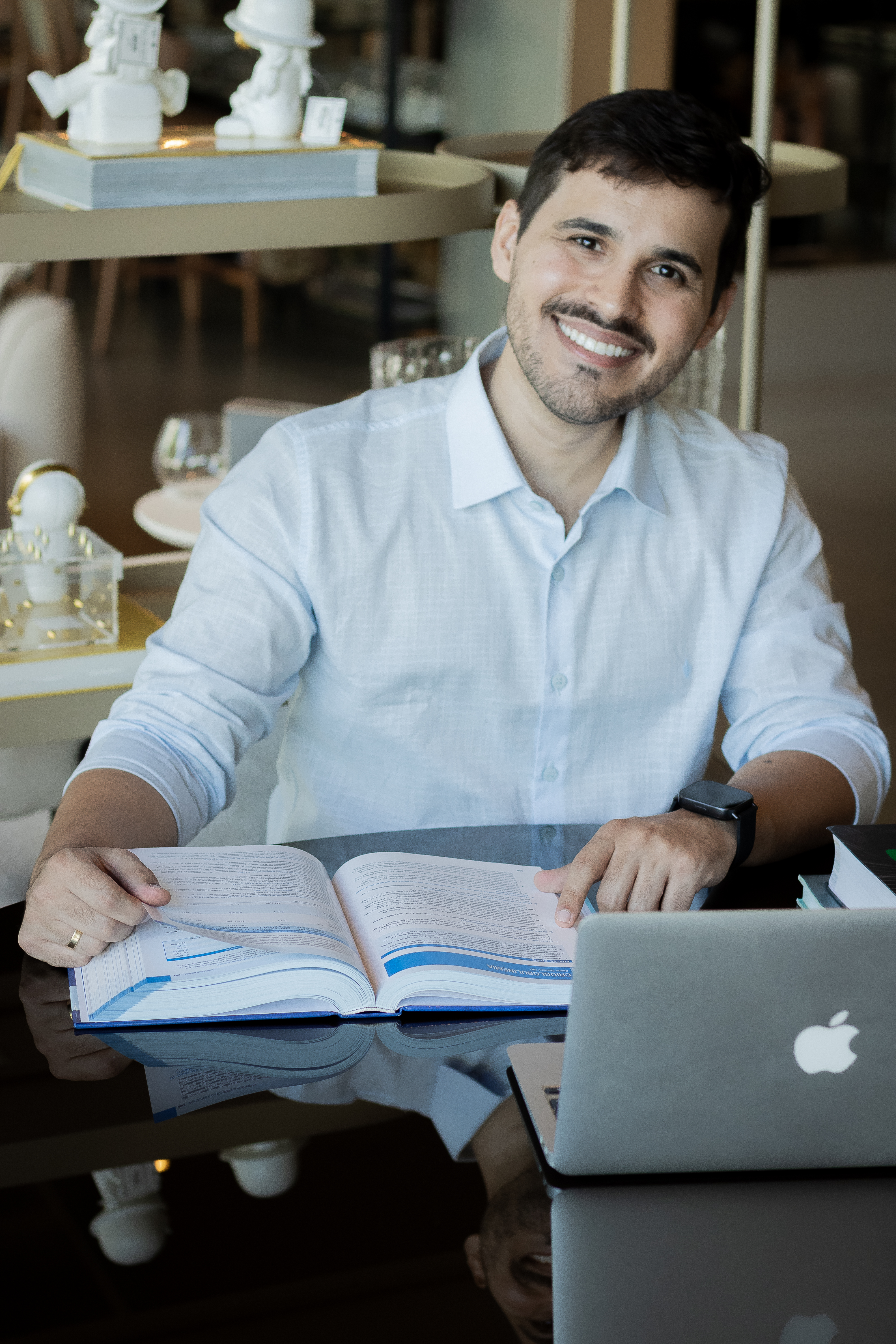 Dr. Luiz Gustavo - Reumatologista